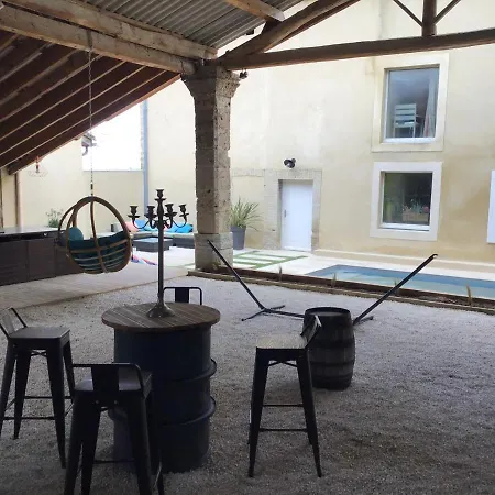 Nyaraló Agreable Bastide Provencale Avec Piscine *