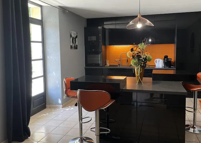 Hébergement de vacances Bastide Provençale Avec Piscine *
